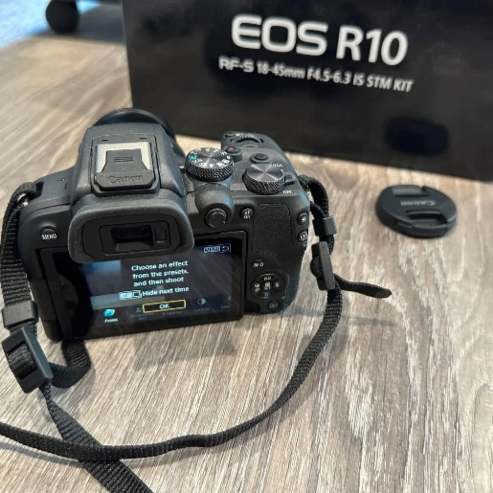 Canon EOS R10 Camera with 18-45mm lens